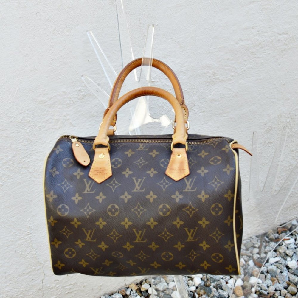 LOUIS VUITTON HANDBAG  VINTAGE  MONGRAM PATTERN  CANVAS MATERIAL  14'' HEIGHT